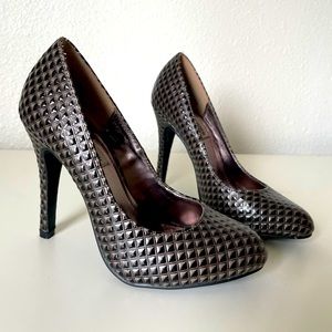 Women’s grey studded Steve Madden size 5.5 heels